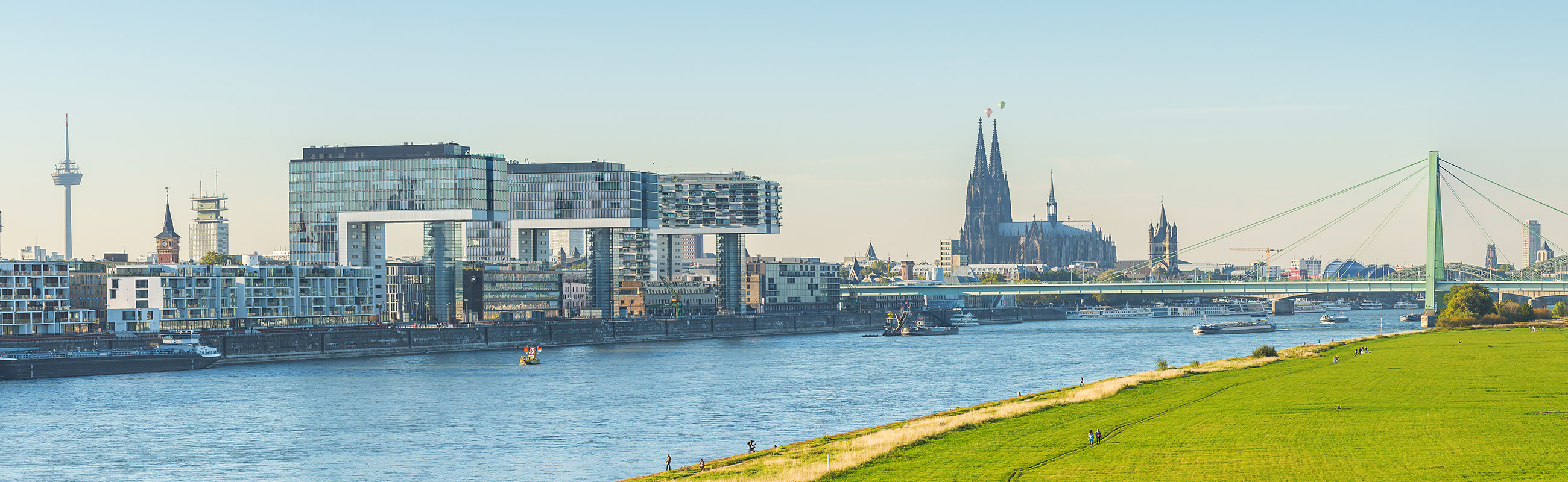 Modernes Büro in Köln — helle, professionelle Arbeitsumgebung